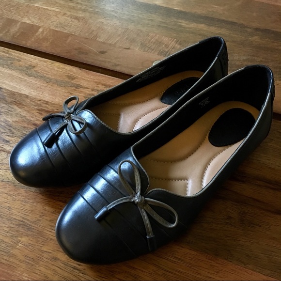 Earth Beacon Black Leather Flats - Picture 6 of 6